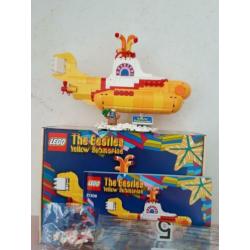 Yellow submarine van lego
