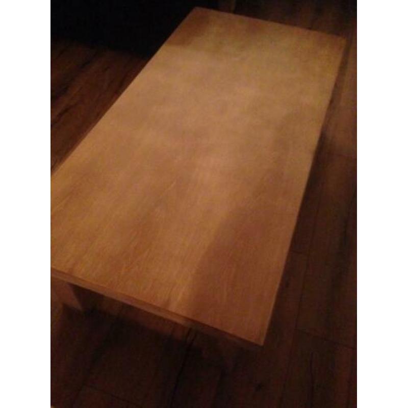 blank eiken salon tafel