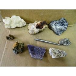 8 Ruwe clusters, diverse mineralen