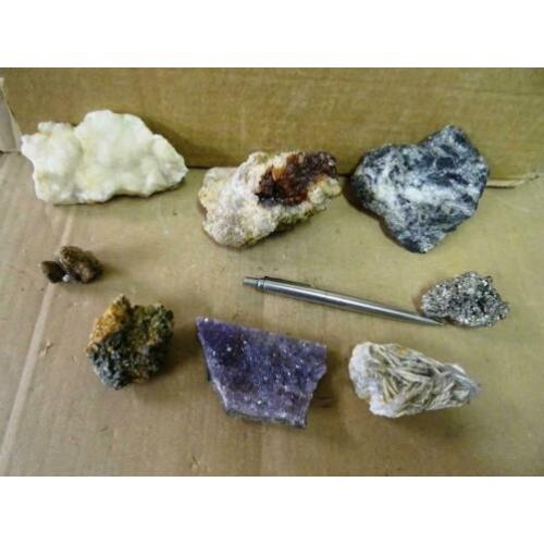 8 Ruwe clusters, diverse mineralen