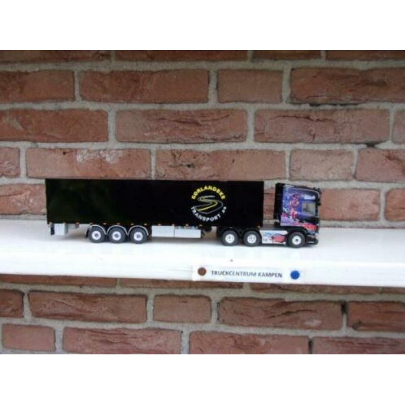 Tekno Scania 6 x 4 van Second Bitch.