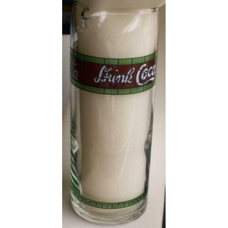 Glazen Coca Cola schenkkan groen / rode band glas en lood ef