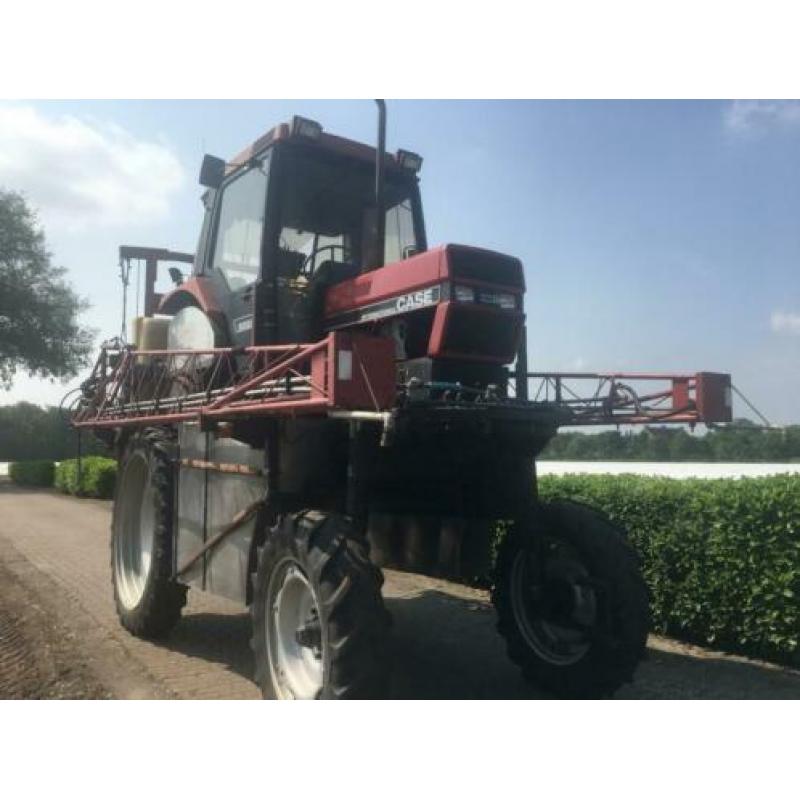 Case portaaltractor hoogbouwspuit asperges/boomteelt