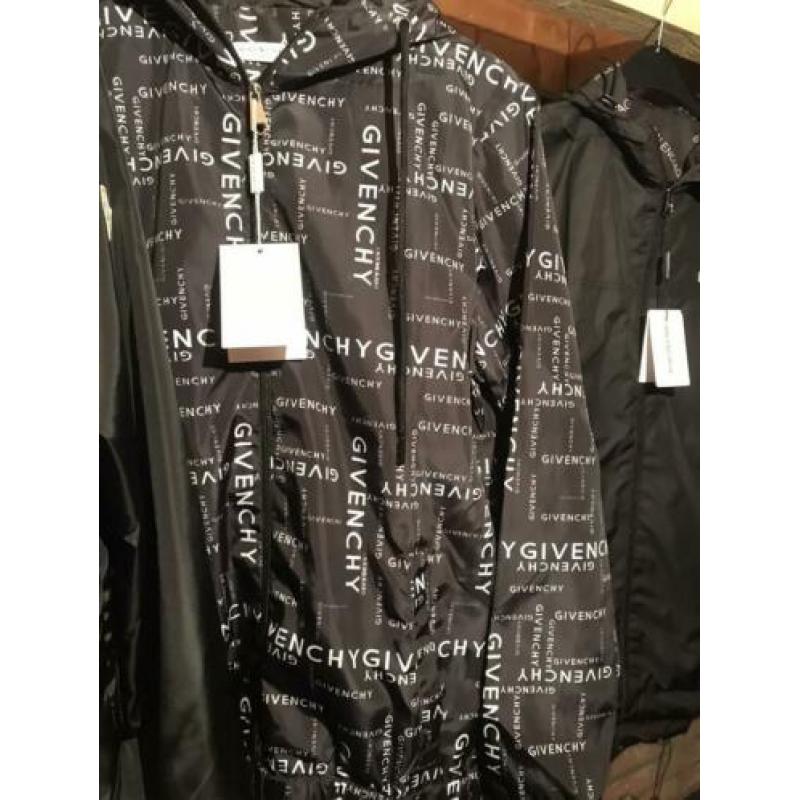 Jassen /zomer ??moncler ??stone island ??Amiri??