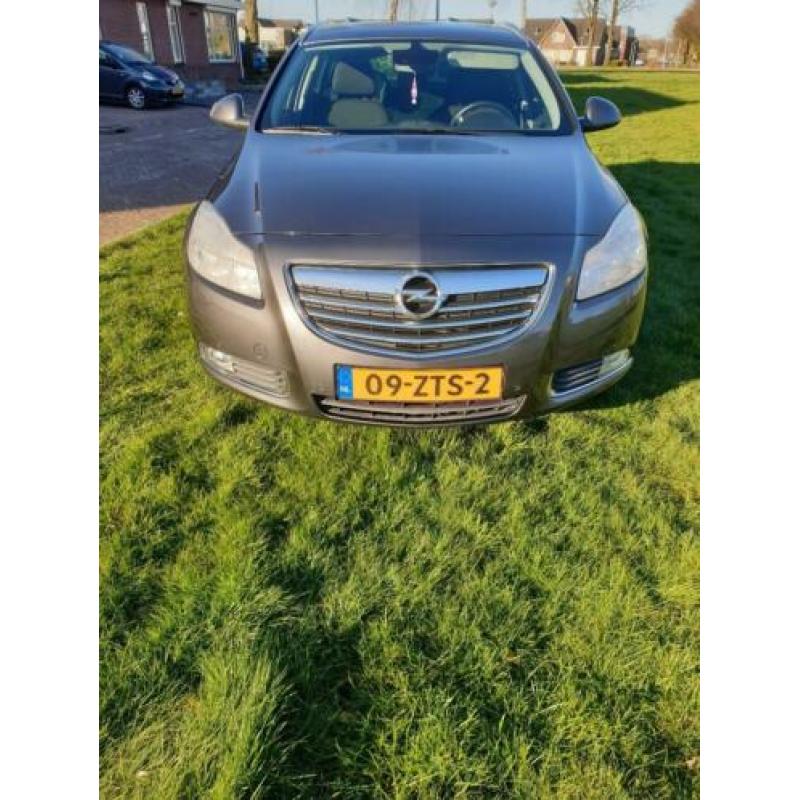 Opel Insignia 2.0 Cdti 118KW Sports Tourer AUT 2011 Grijs