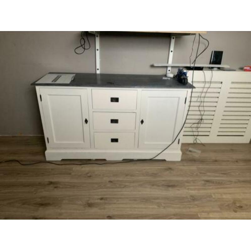 Degelijk dressoir