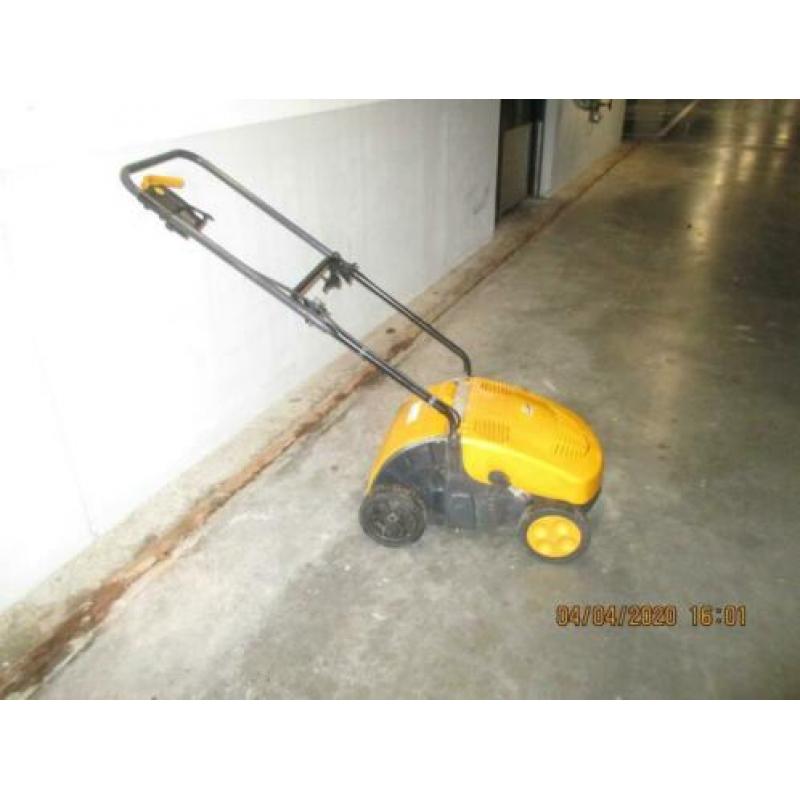 Stiga verticuteermachine.