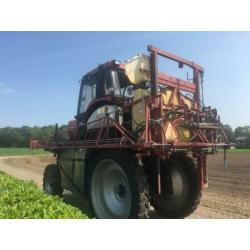 Case portaaltractor hoogbouwspuit asperges/boomteelt