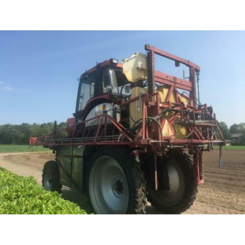 Case portaaltractor hoogbouwspuit asperges/boomteelt