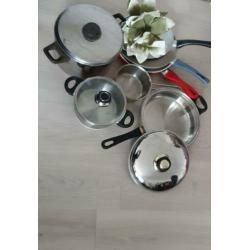 7 delige pannen set.