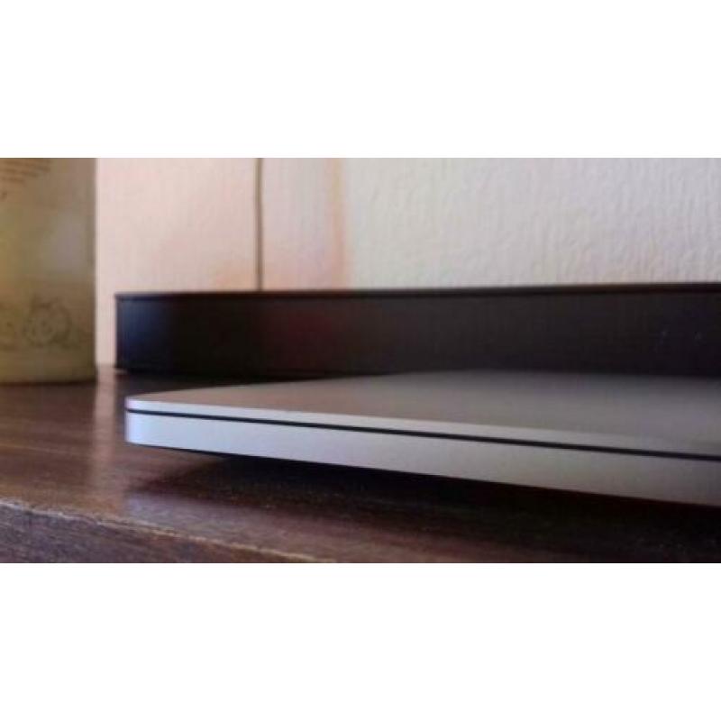 MacBook Pro 2017 / i5 / 8GB RAM / 128GB SSD Flash / 85 Cycli