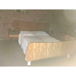 3x 2 pers bed met nachtkastjes brocante vintage dressoir