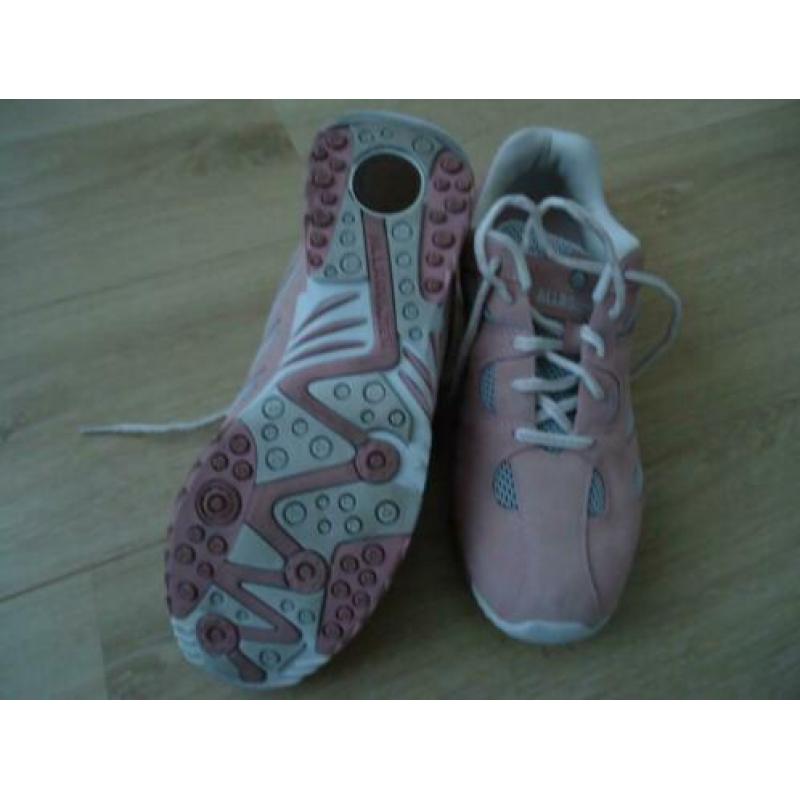 Laarzen echt leder en sneakers suede look .