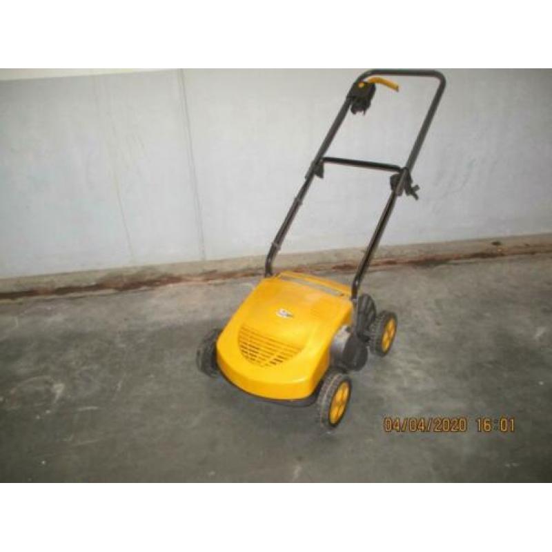 Stiga verticuteermachine.