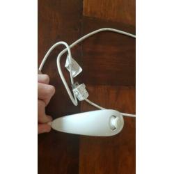 1 origineel Wii stuurtje + 1 originele Wii nunchuk
