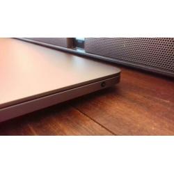 MacBook Pro 2017 / i5 / 8GB RAM / 128GB SSD Flash / 85 Cycli