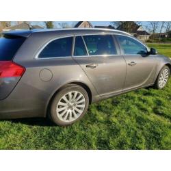 Opel Insignia 2.0 Cdti 118KW Sports Tourer AUT 2011 Grijs