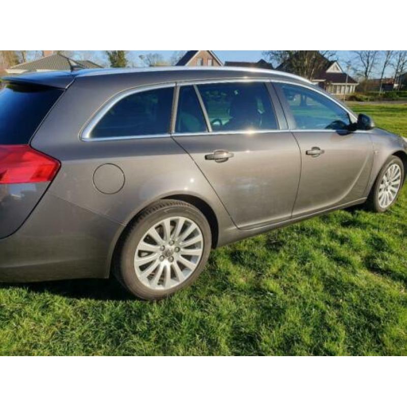 Opel Insignia 2.0 Cdti 118KW Sports Tourer AUT 2011 Grijs
