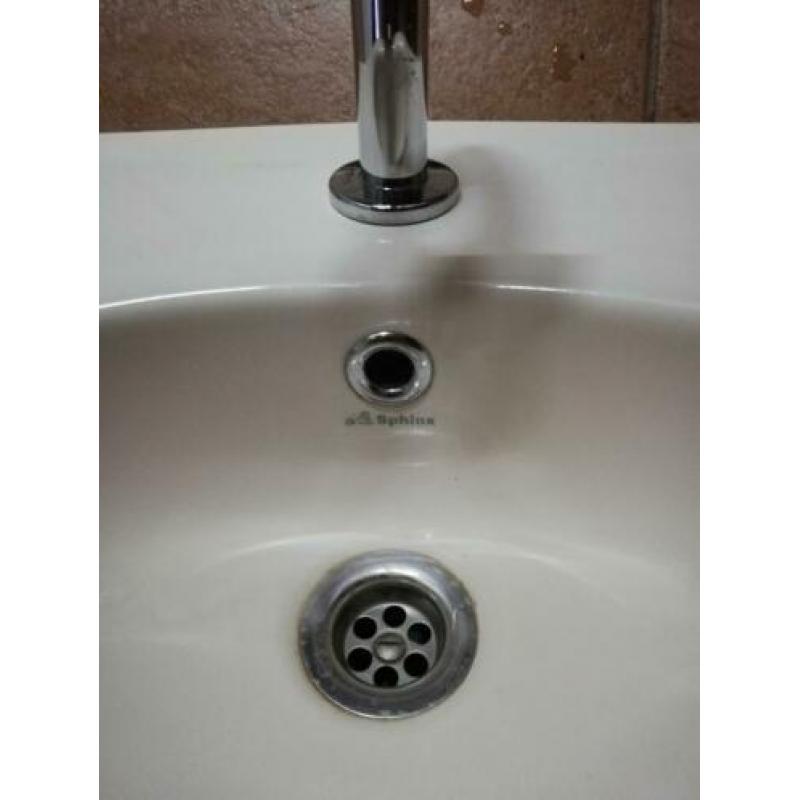 Fontijn toilet, wasbak, Hansa kraan, crème sphinx.