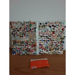 Album met speldjes