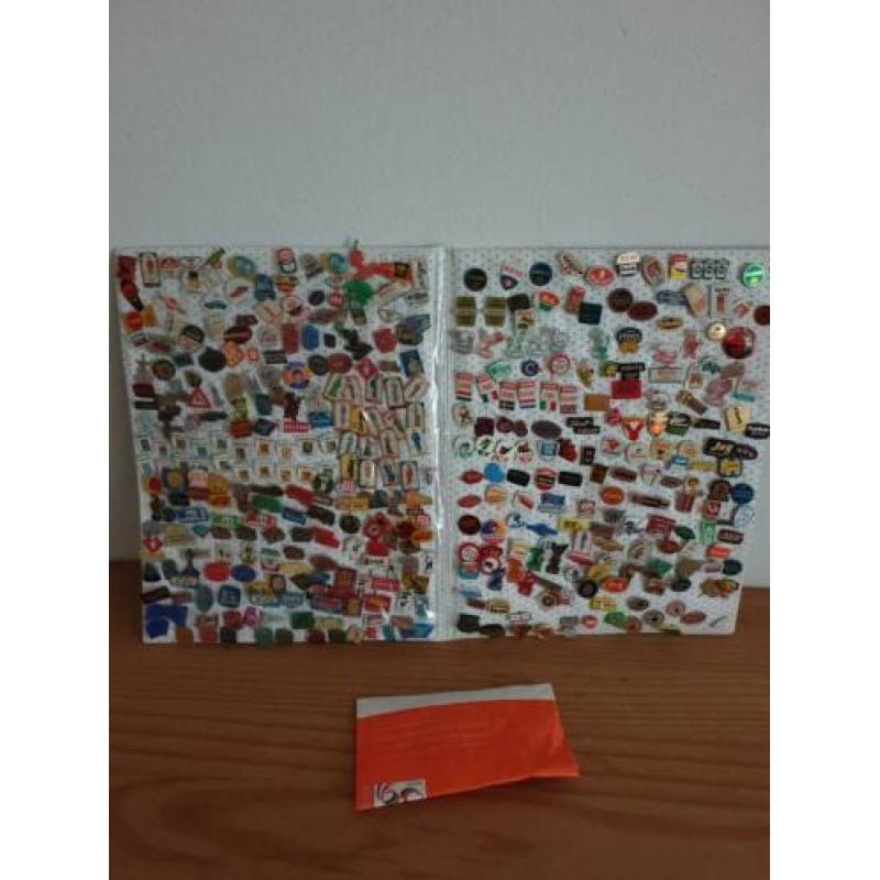 Album met speldjes