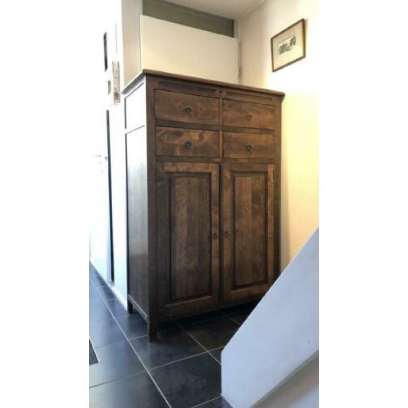 Koloniale stijl stevig donkerbruine houten kast