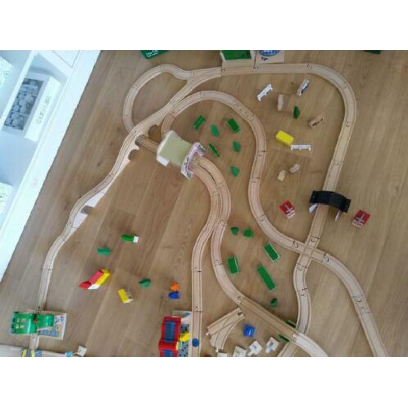 Brio treinbaan zeer uitgebreid