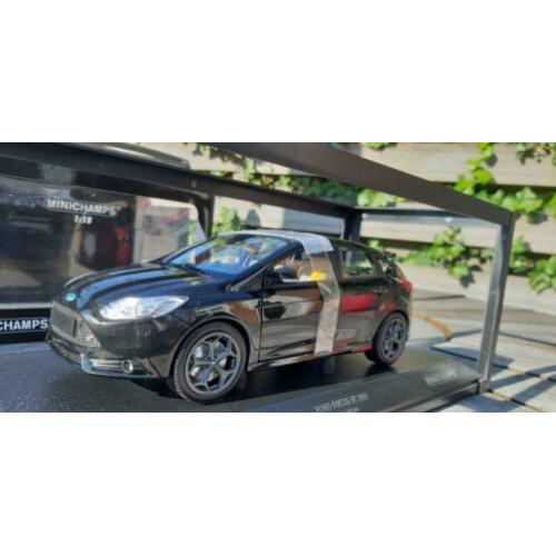 Ford focus st black 2011 minichamps
