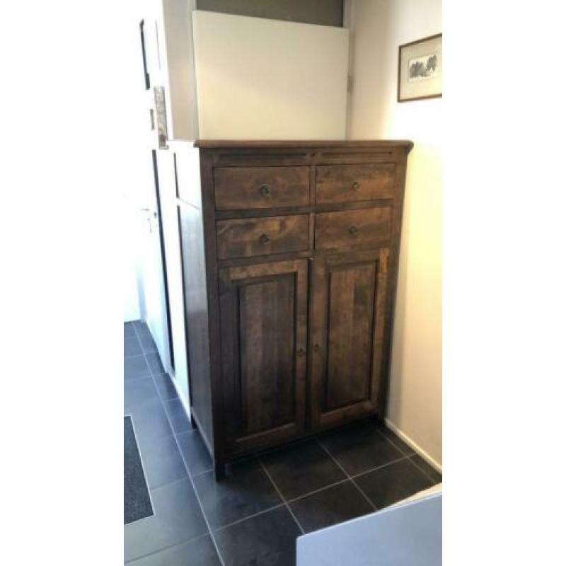 Koloniale stijl stevig donkerbruine houten kast