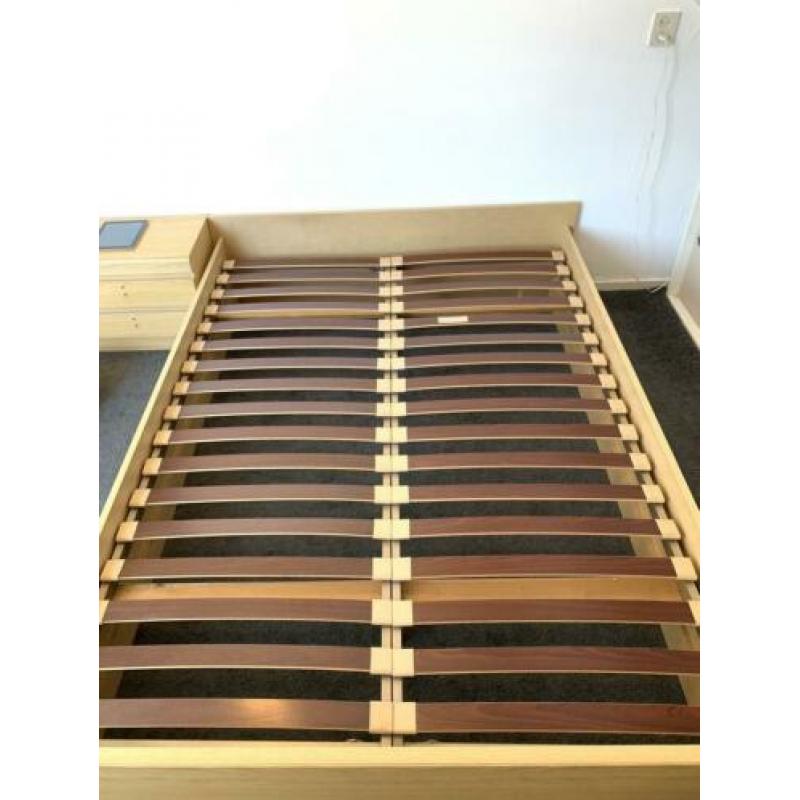Tweepersoons bed (compleet met Aria matras) Hout 140x200