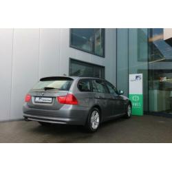 BMW 3 Serie Touring 318i Business Line / Navigatie