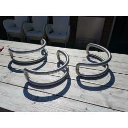 Drie maal duwstang 42 cm hoog en 24 cm breed