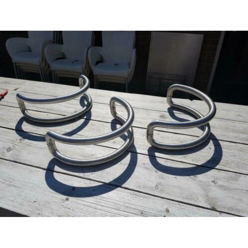 Drie maal duwstang 42 cm hoog en 24 cm breed