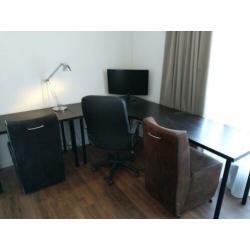 LINNMON / ADILS Bureau's Hoek en rechthoekig