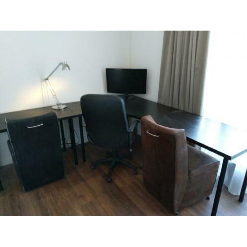 LINNMON / ADILS Bureau's Hoek en rechthoekig