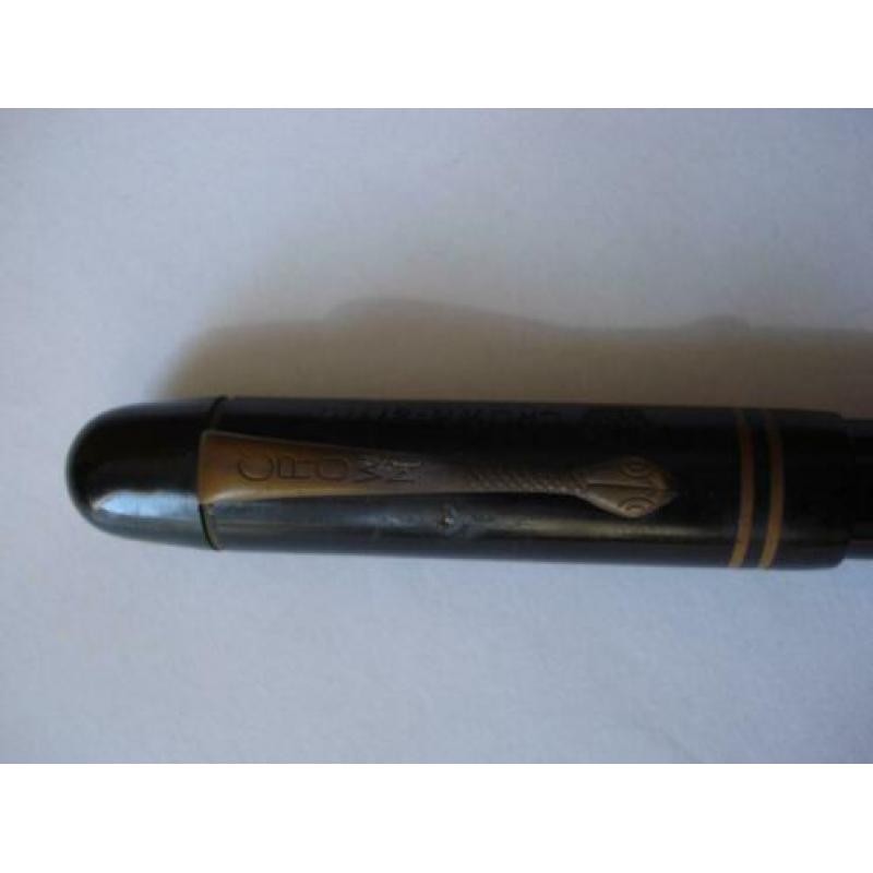 Vulpen CROWN-STYLO zwart met een rond stylo pennetje