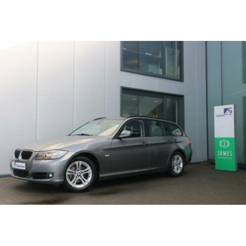 BMW 3 Serie Touring 318i Business Line / Navigatie