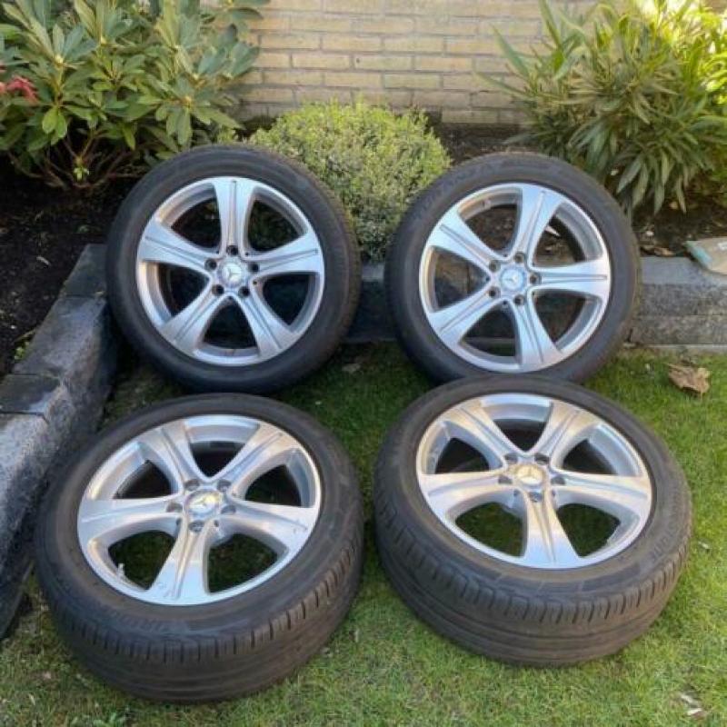 Velgen Mercedes w 213. 17 inch 245 breed 45 hoog