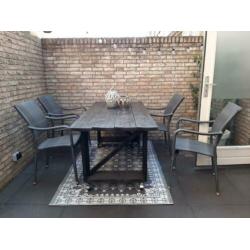 4 nette tuinstoelen