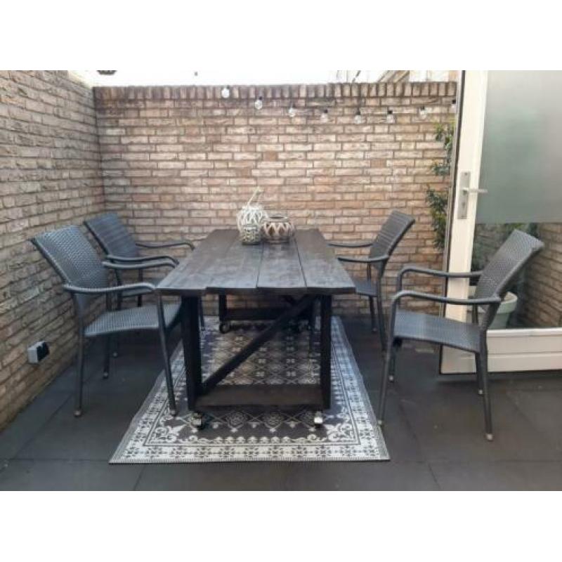 4 nette tuinstoelen