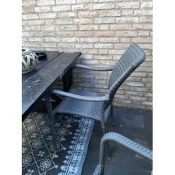 4 nette tuinstoelen