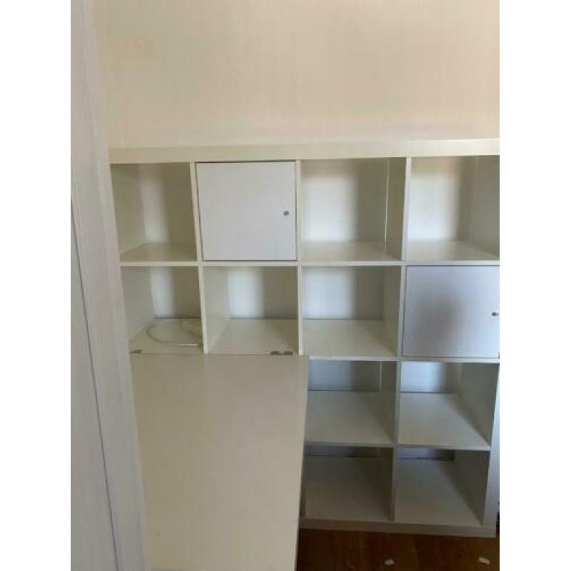 Ikea kallax bureau en kast icl. 2 kastjes 4 bakken