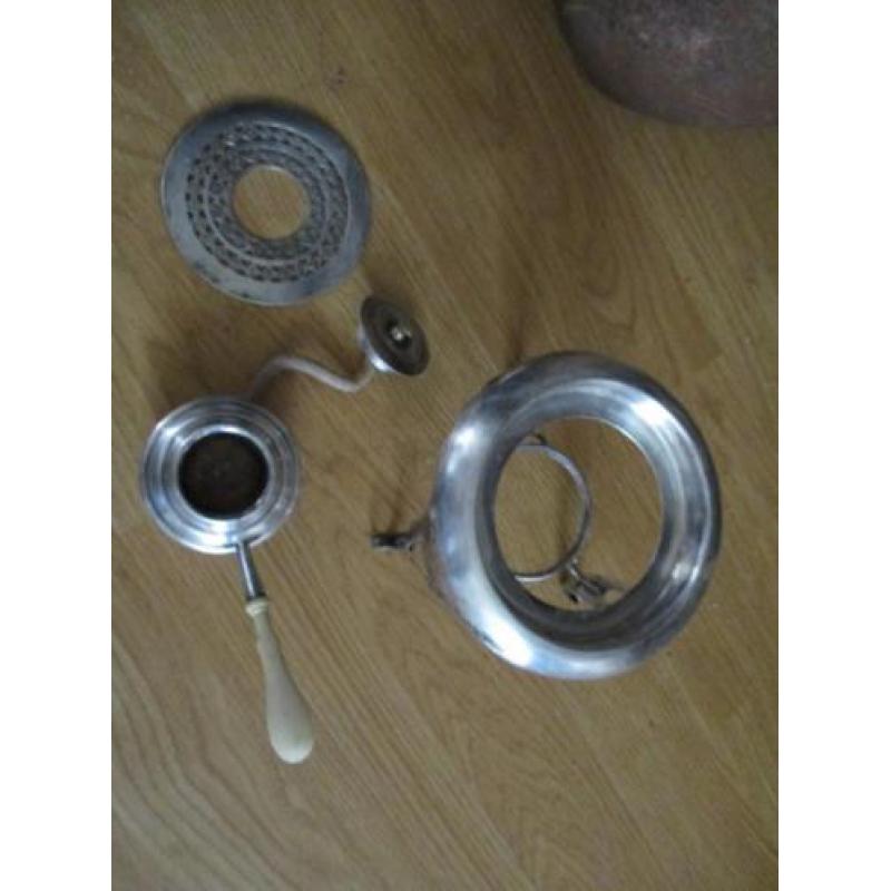 Verzilverde theepot warmhouder met lont en bakelietten