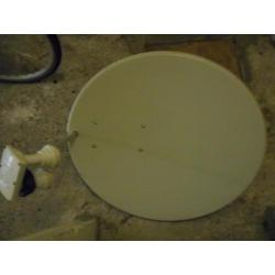 Satelliet schotel set.