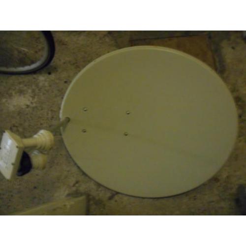 Satelliet schotel set.