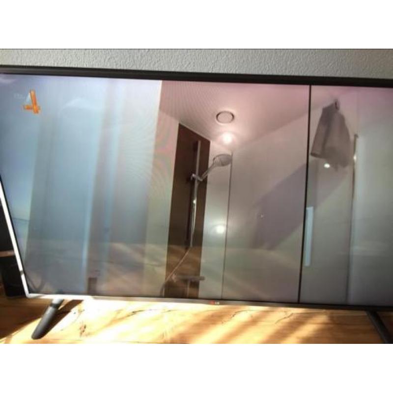 LG Led tv met klein defect 47inch
