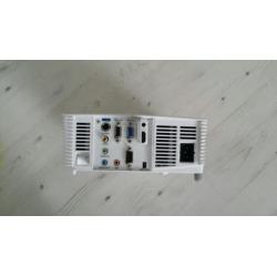 Acer shortthrow beamer 3100 ansi 13.000:1 contrast garantie