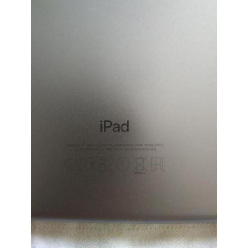 APPLE IPAD PRO 2 12.9 2017 64GB SPACE GREY A1670 + CASES :-o