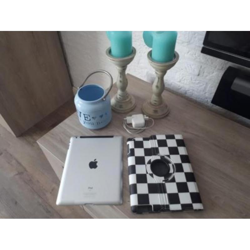 Nette IPad 3 met een Retina display, WI-FI & 4G.