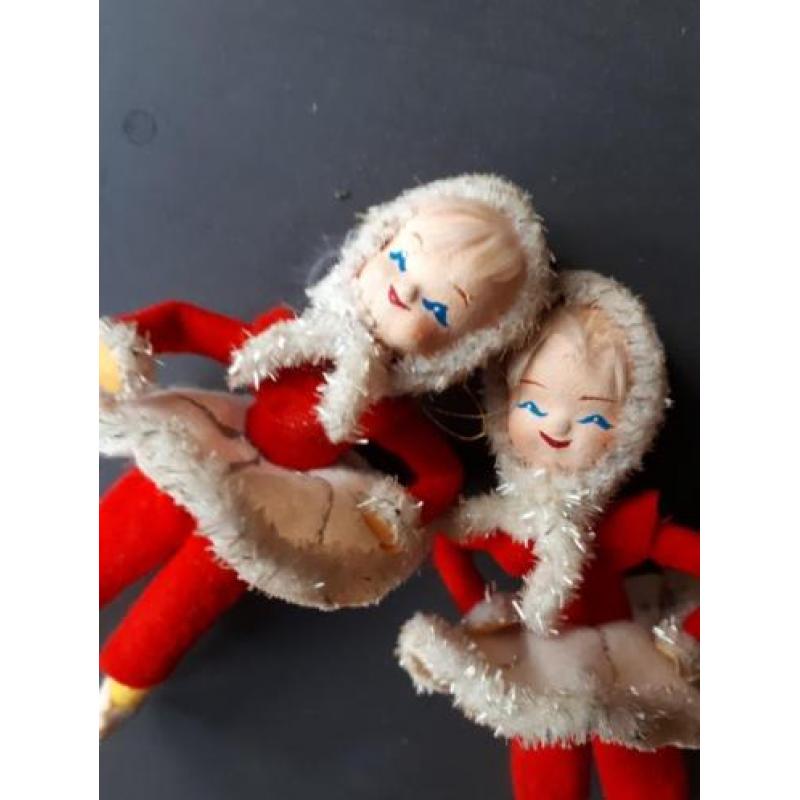 Oude kerst; twee schaatssters heel leuk!!